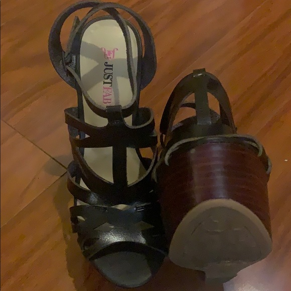 Worn in the house one time when I bought them. - Picture 4 of 4